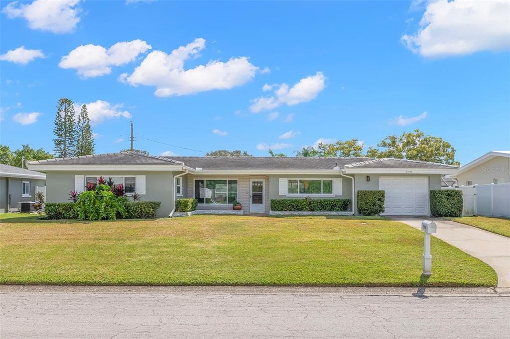 2196 INDIAN AVENUE S