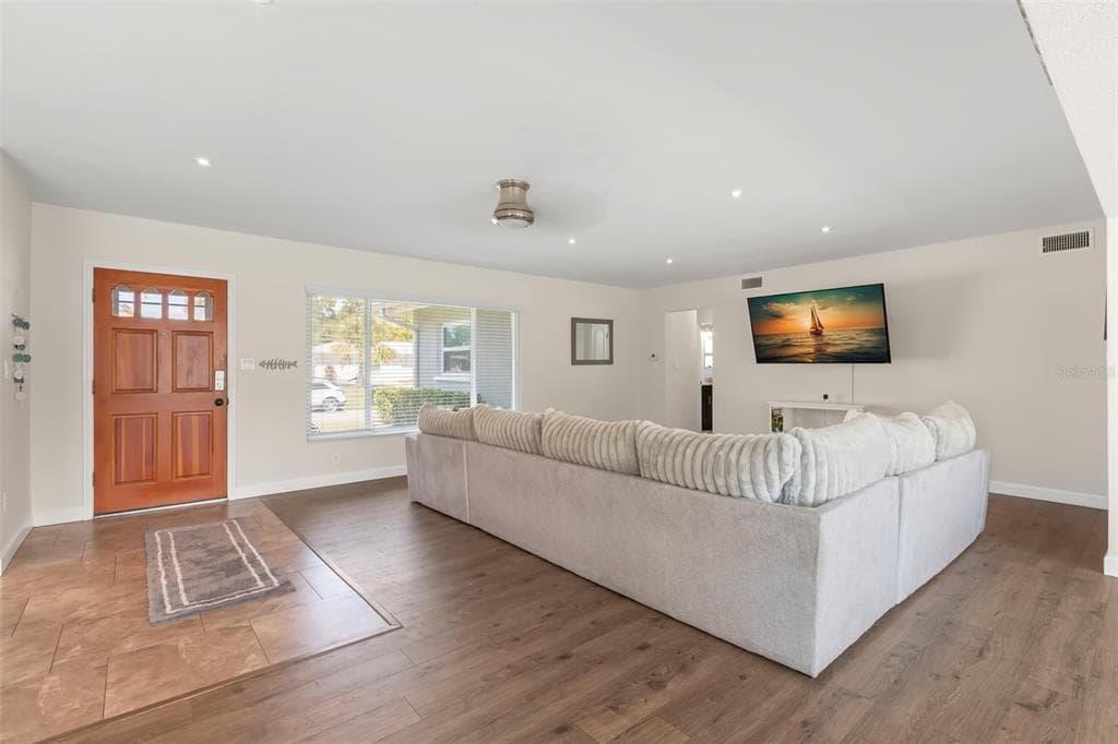 2196 INDIAN AVENUE S - Interior/Exterior Photo 5 - BELLEAIR BLUFFS, FL