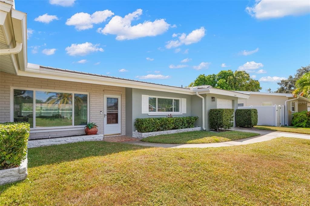 2196 INDIAN AVENUE S - Interior/Exterior Photo 4 - BELLEAIR BLUFFS, FL