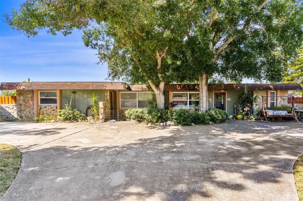 213 JODY COURT - 3bd/2ba - $415,000 - LARGO, FL