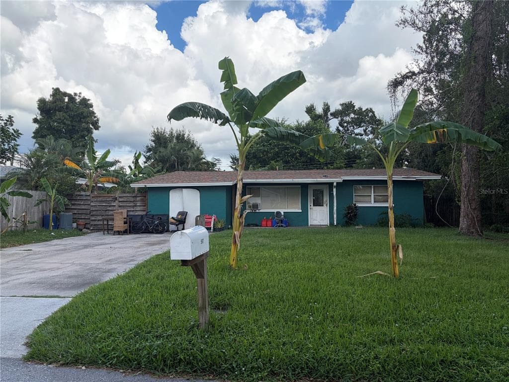 5617 OLIVE AVENUE - 2bd/1ba - $255,000 - SARASOTA, FL