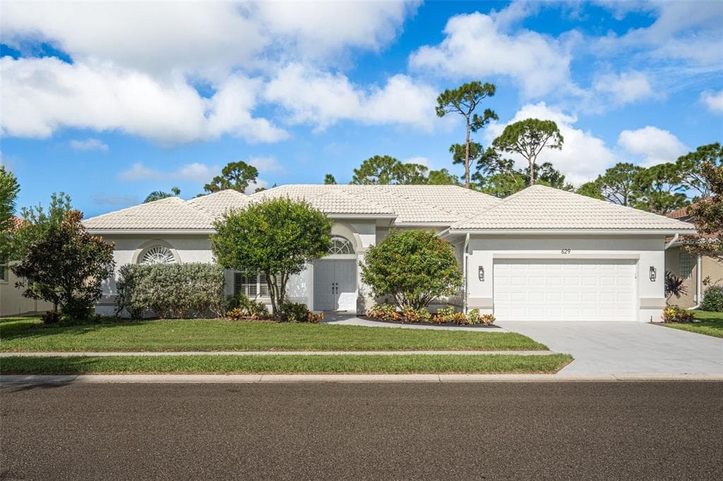 629 SAWGRASS BRIDGE ROAD - 3bd/2ba - $799,000 - VENICE, FL