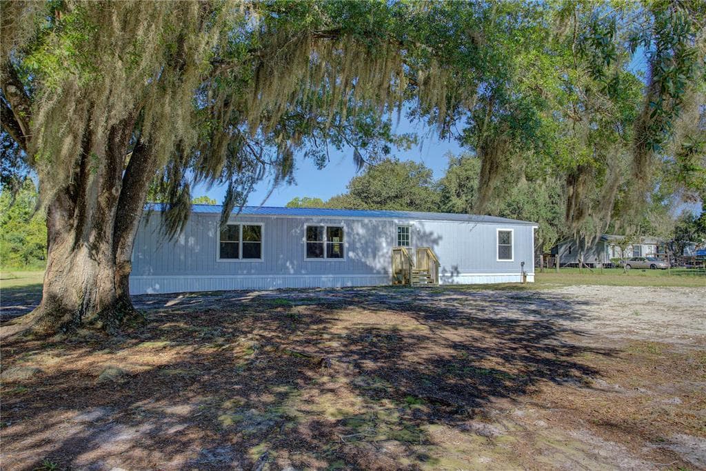 107 KRANTZ ROAD - 4bd/2ba - $260,000 - PALATKA, FL