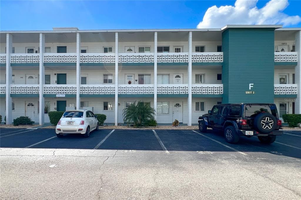 1864 SUNNY DRIVE UNIT F24 - 2bd/1ba - $110,000 - BRADENTON, FL
