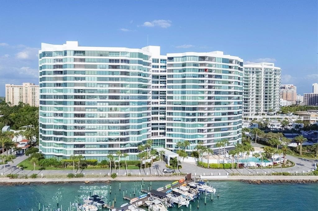 988 BLVD OF THE ARTS UNIT 1714 - 2bd/2ba - $1,499,900 - SARASOTA, FL