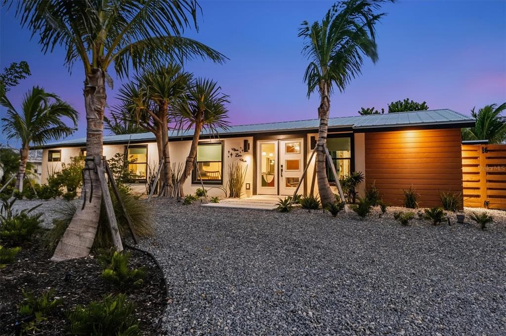 505 65TH STREET - 3bd/3ba - $1,895,000 - HOLMES BEACH, FL