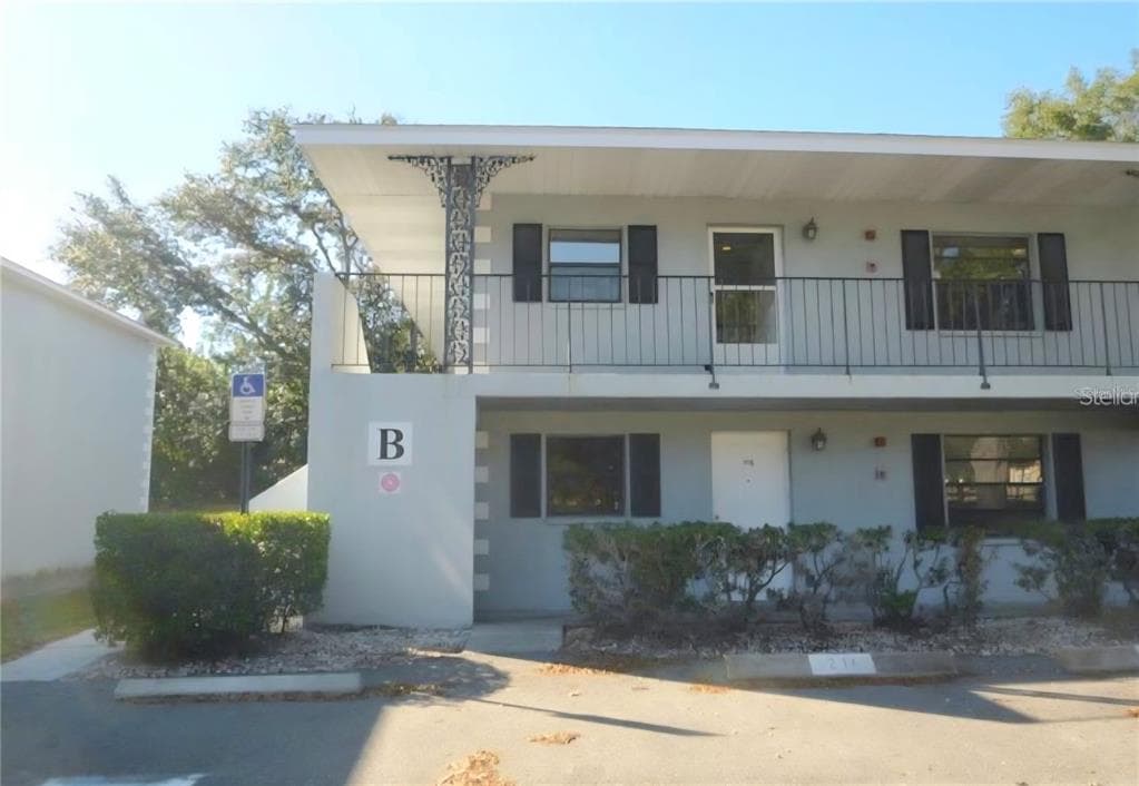 101 LAKE AVENUE NE UNIT 216 - 2bd/2ba - $159,900 - LARGO, FL