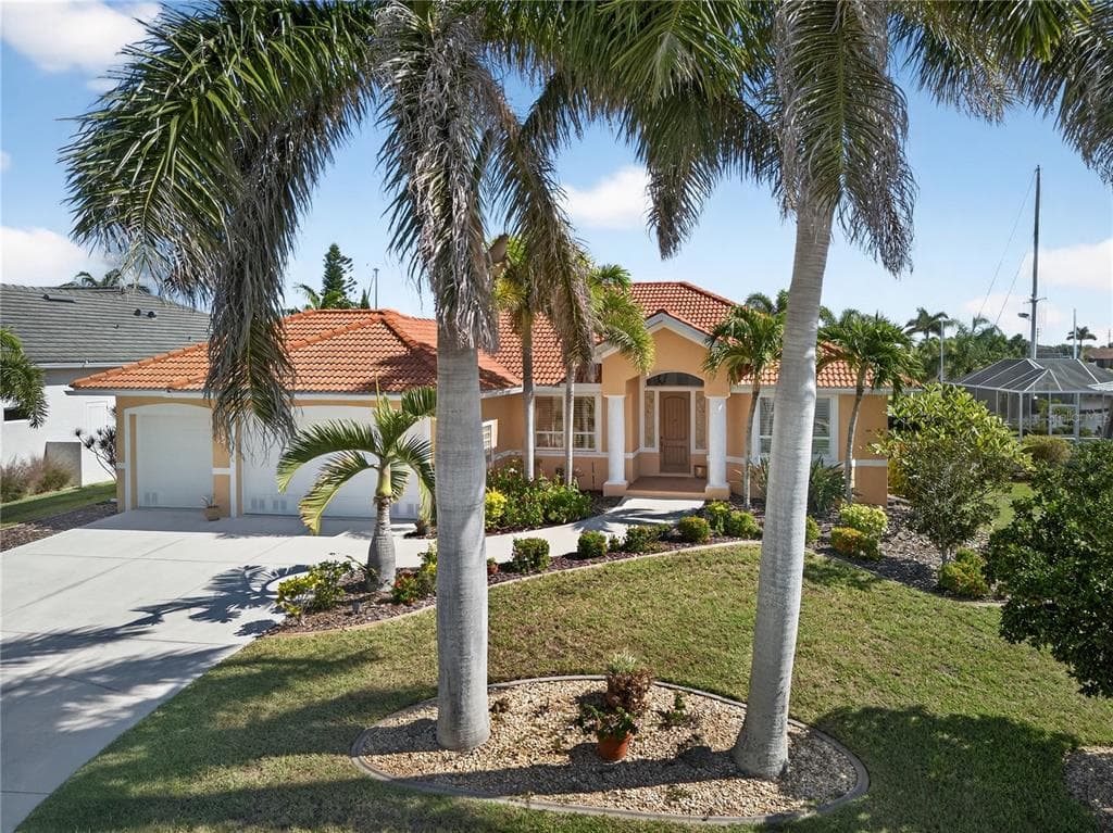 132 CRESCENT DRIVE - 3bd/2ba - $764,000 - PUNTA GORDA, FL