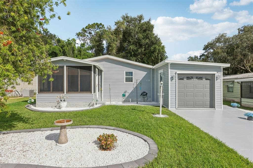430 TARRSON BOULEVARD - 2bd/2ba - $200,000 - LADY LAKE, FL