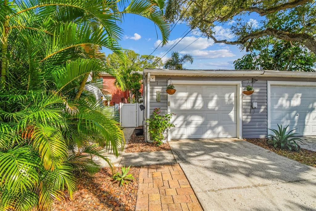 2553 W MARYLAND AVENUE - 2bd/3ba - $579,000 - TAMPA, FL