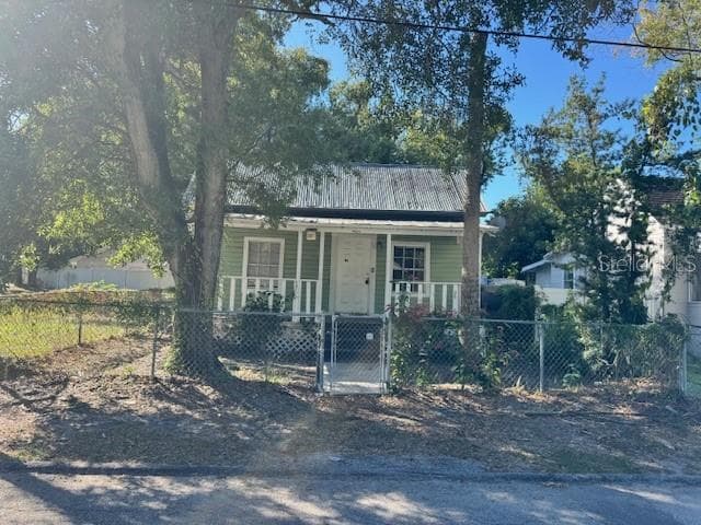 2207 E 23RD AVENUE - 3bd/1ba - $185,000 - TAMPA, FL