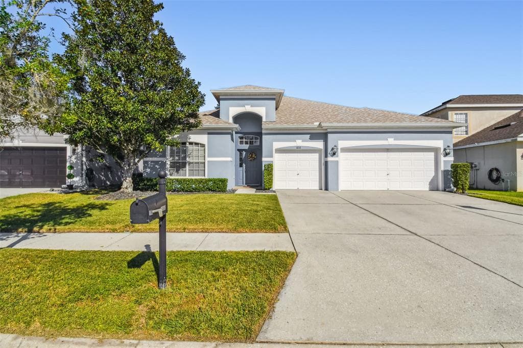 6818 PINE SPRINGS DRIVE - 4bd/3ba - $435,000 - WESLEY CHAPEL, FL