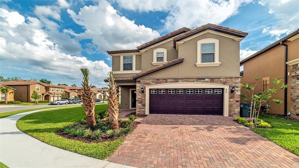 8894 QIN LOOP - 7bd/6ba - $585,000 - KISSIMMEE, FL