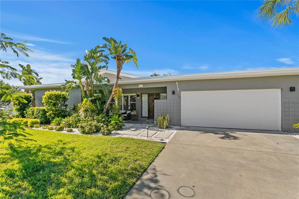 5065 39TH STREET S - 4bd/3ba - $755,000 - ST PETERSBURG, FL