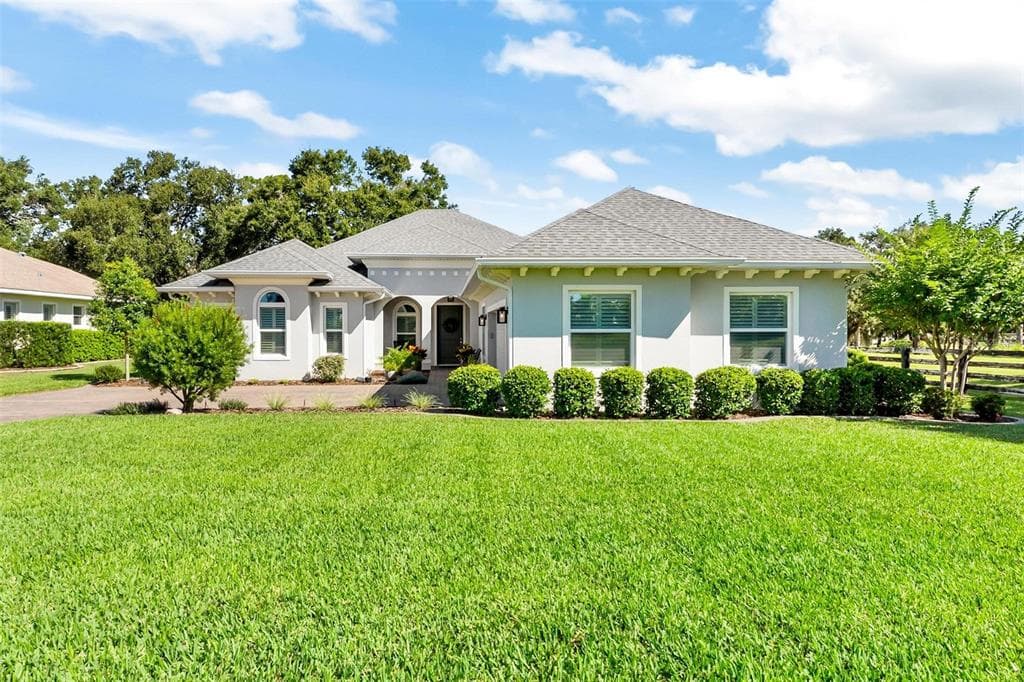 5066 GREENS DRIVE - 4bd/3ba - $649,000 - LADY LAKE, FL