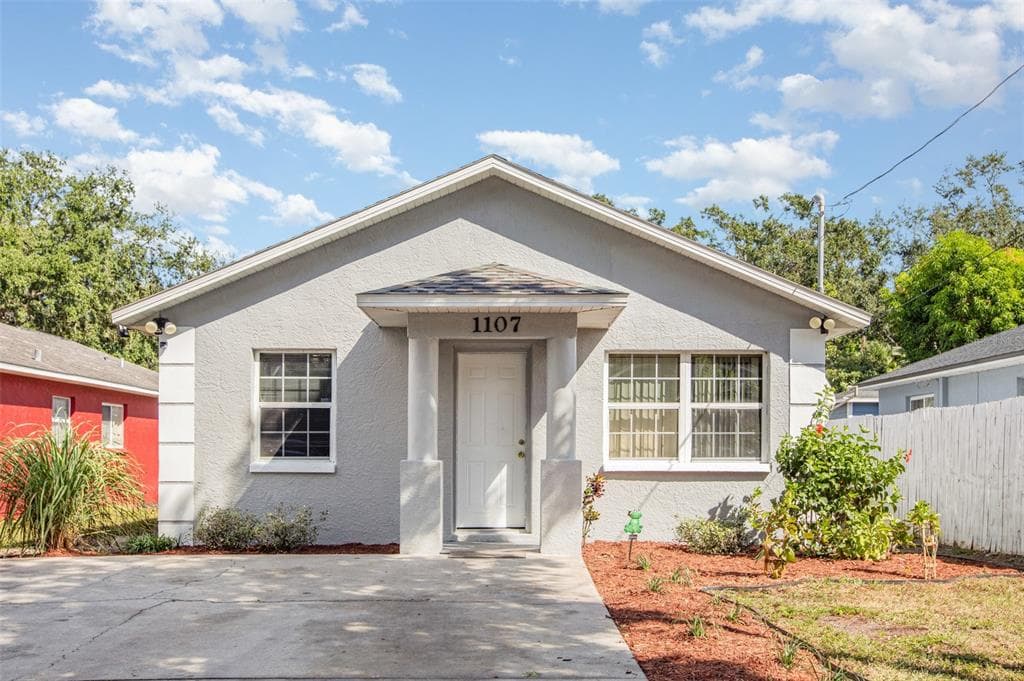 1107 3RD STREET E - 4bd/2ba - $345,000 - BRADENTON, FL