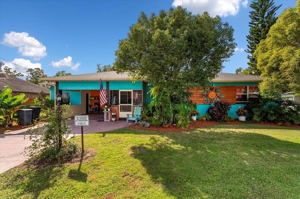 9 POINSETTIA DRIVE - 2bd/2ba - $275,000 - DEBARY, FL