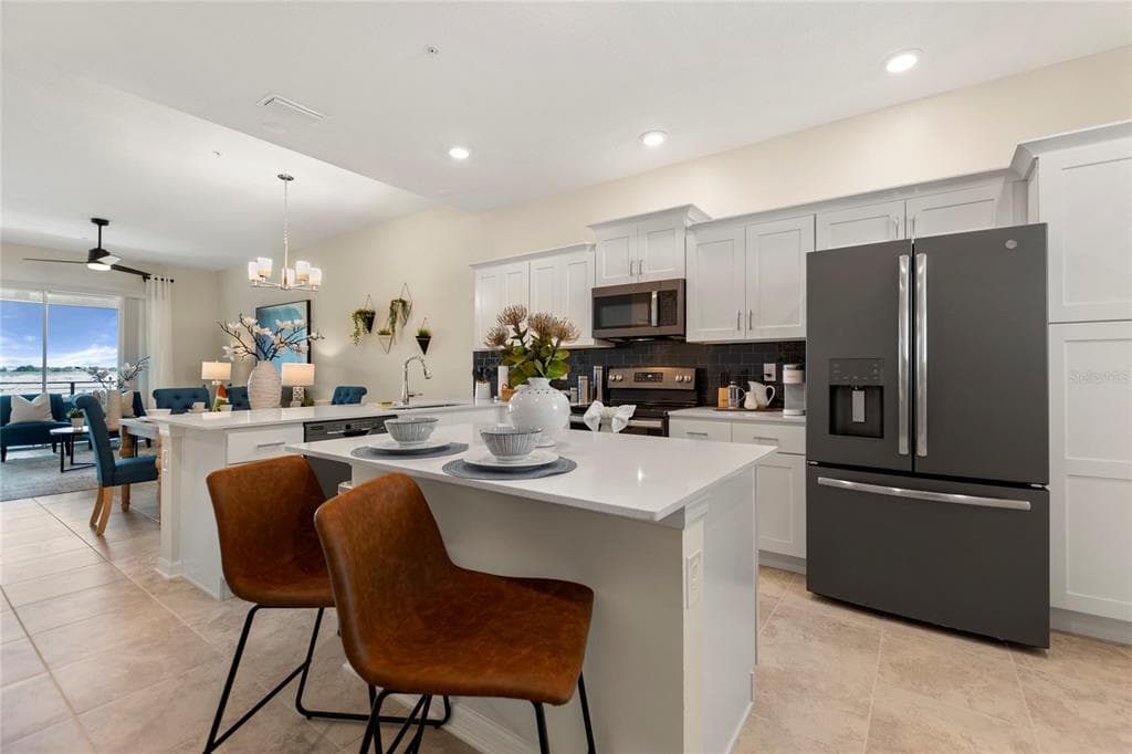 3141 PARADOX CIRCLE UNIT 404 - Interior/Exterior Photo 3 - KISSIMMEE, FL