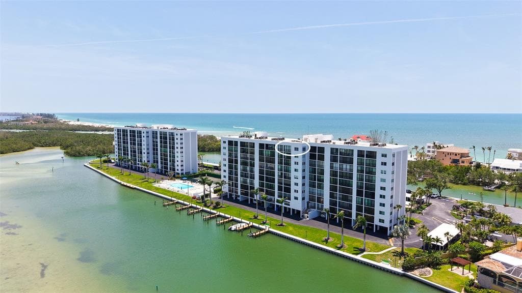 9393 MIDNIGHT PASS ROAD UNIT P4 - 2bd/2ba - $725,000 - SARASOTA, FL