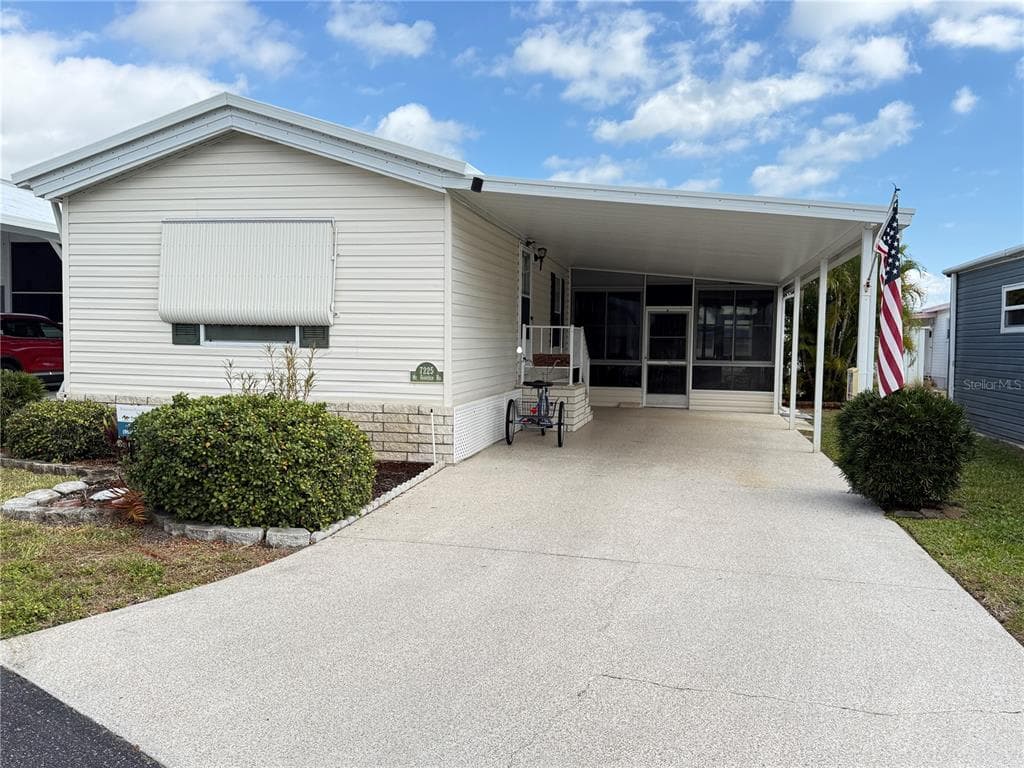 7225 MOUNT FAIRFIELD ROAD NE UNIT 541 - 2bd/2ba - $199,000 - ST PETERSBURG, FL