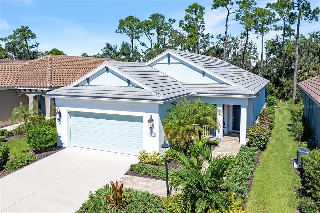 12938 TRUE BLUE CIRCLE - 3bd/2ba - $515,000 - BRADENTON, FL