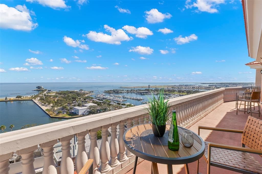 288 BEACH DRIVE NE UNIT PH-2A - Interior/Exterior Photo 4 - ST PETERSBURG, FL