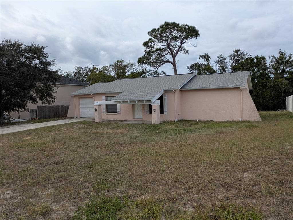 11267 TUSCANNY AVENUE - 2bd/2ba - $220,000 - SPRING HILL, FL