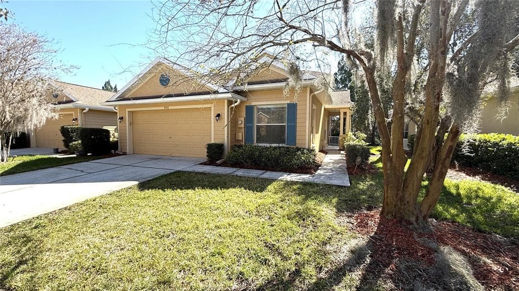 8906 IRON OAK AVENUE - 3bd/3ba - $279,000 - TAMPA, FL
