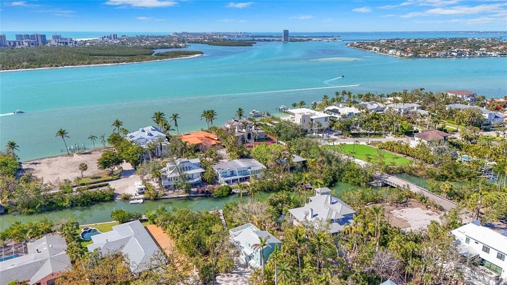 111 FAUBEL STREET - 3bd/3ba - $1,575,000 - SARASOTA, FL