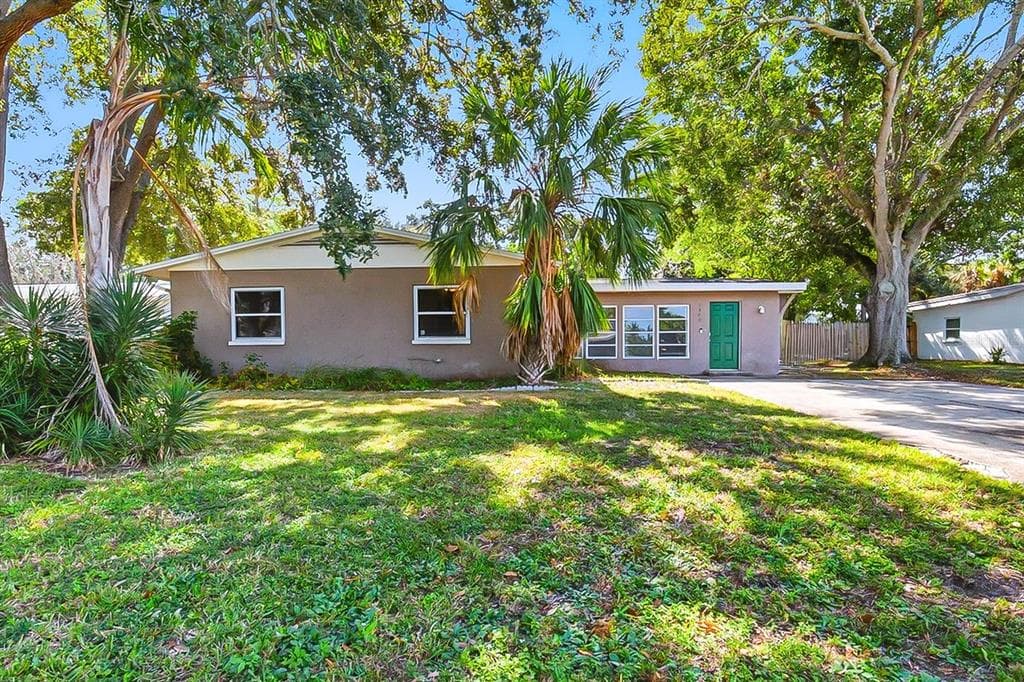 1300 79TH AVENUE N - 4bd/3ba - $499,000 - ST PETERSBURG, FL