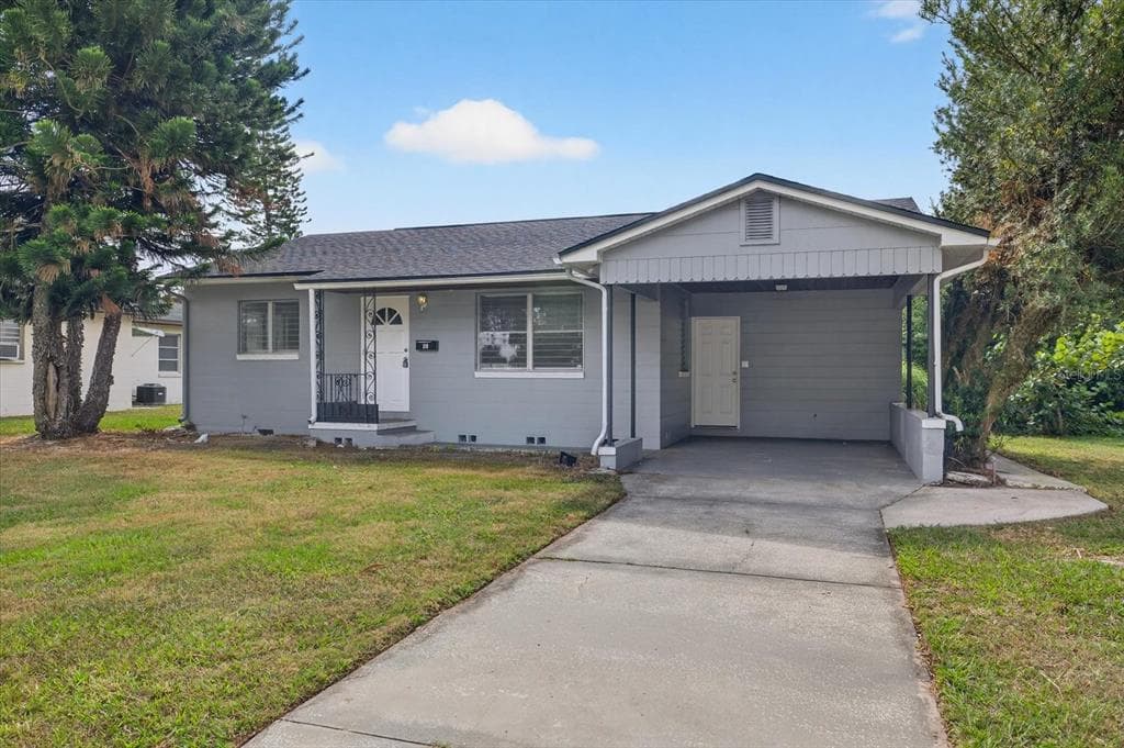 318 CAREY PLACE - Interior/Exterior Photo 4 - LAKELAND, FL