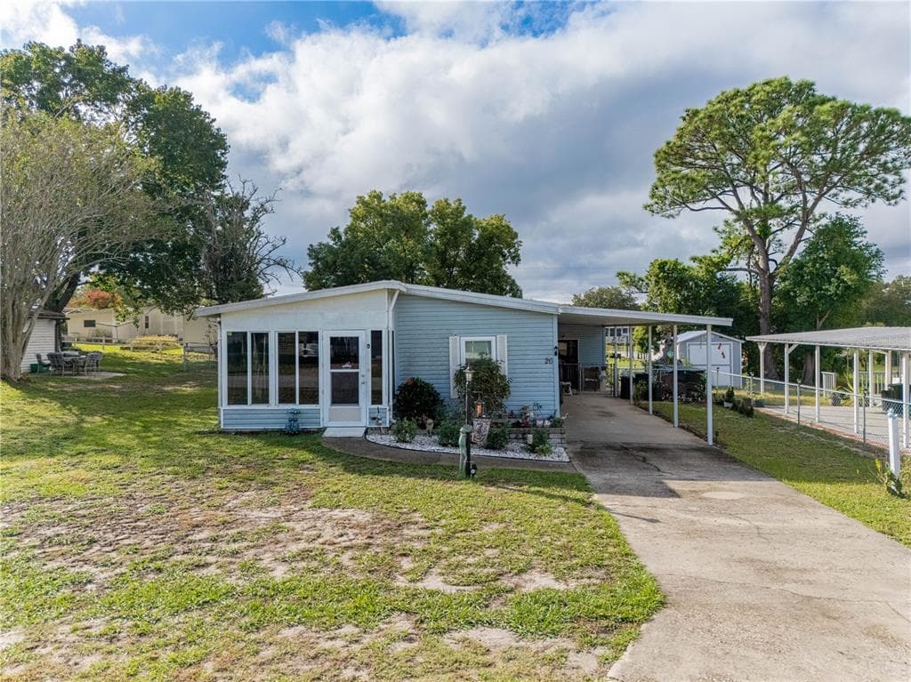 26 DA ROSA AVENUE - 2bd/2ba - $225,000 - DEBARY, FL
