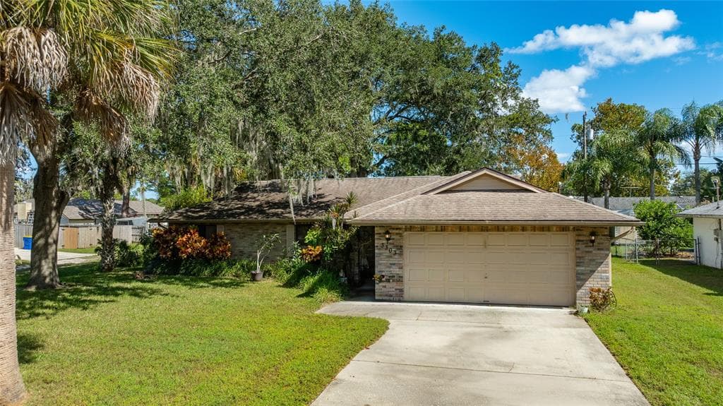 3303 YULE TREE DRIVE - 3bd/2ba - $315,000 - EDGEWATER, FL