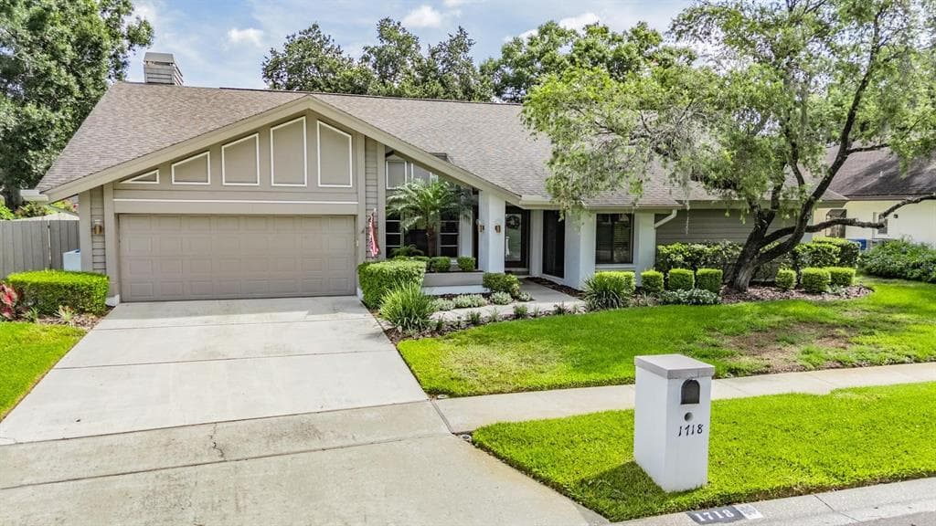 1718 MAGDALENE MANOR DRIVE - 4bd/3ba - $825,000 - TAMPA, FL