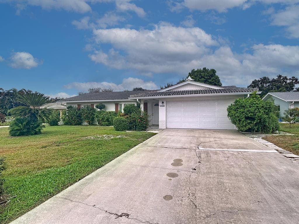11320 CURRIE LANE - 3bd/2ba - $469,900 - LARGO, FL