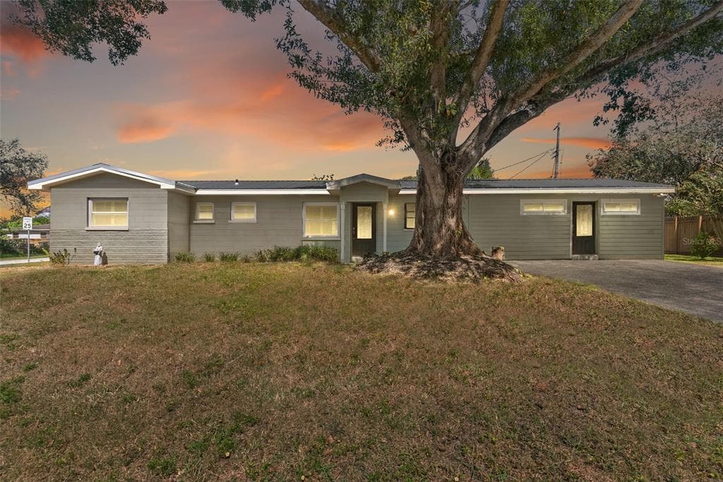 2604 EXCHANGE AVENUE - 3bd/2ba - $260,000 - LAKELAND, FL