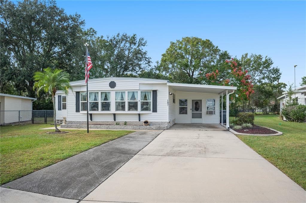 1610 REYNOLDS ROAD UNIT 187 - 2bd/2ba - $185,000 - LAKELAND, FL
