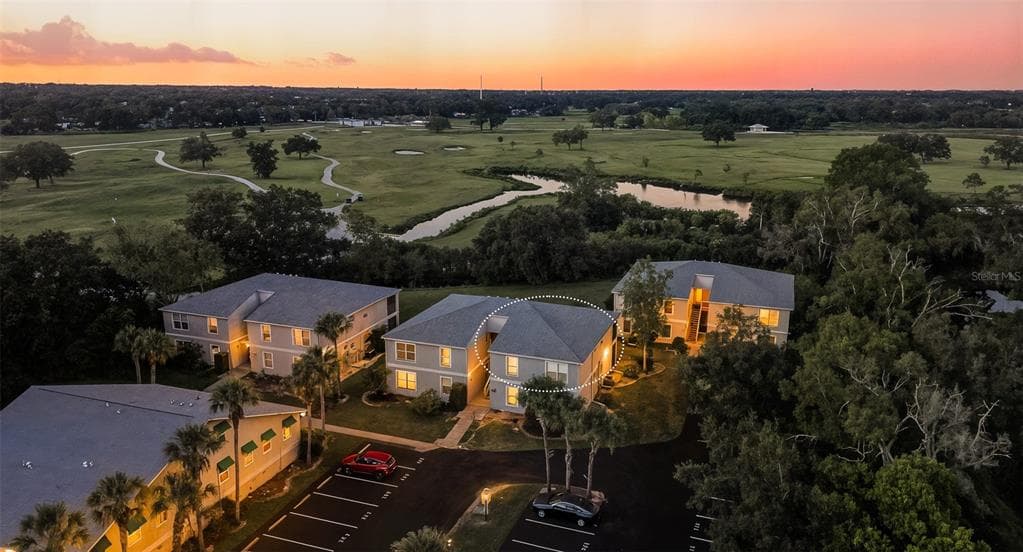 381 BOBBY JONES ROAD UNIT 381 - 2bd/2ba - $235,000 - SARASOTA, FL