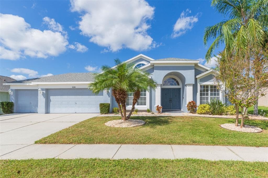 10316 RIVERBURN DRIVE - 4bd/3ba - $549,900 - TAMPA, FL