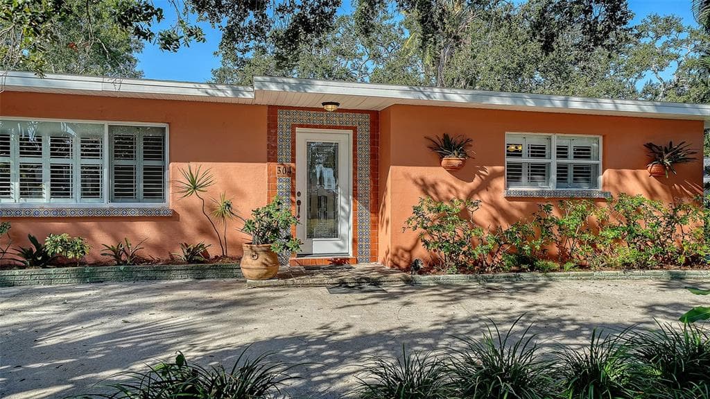 304 21ST STREET W - Interior/Exterior Photo 2 - BRADENTON, FL