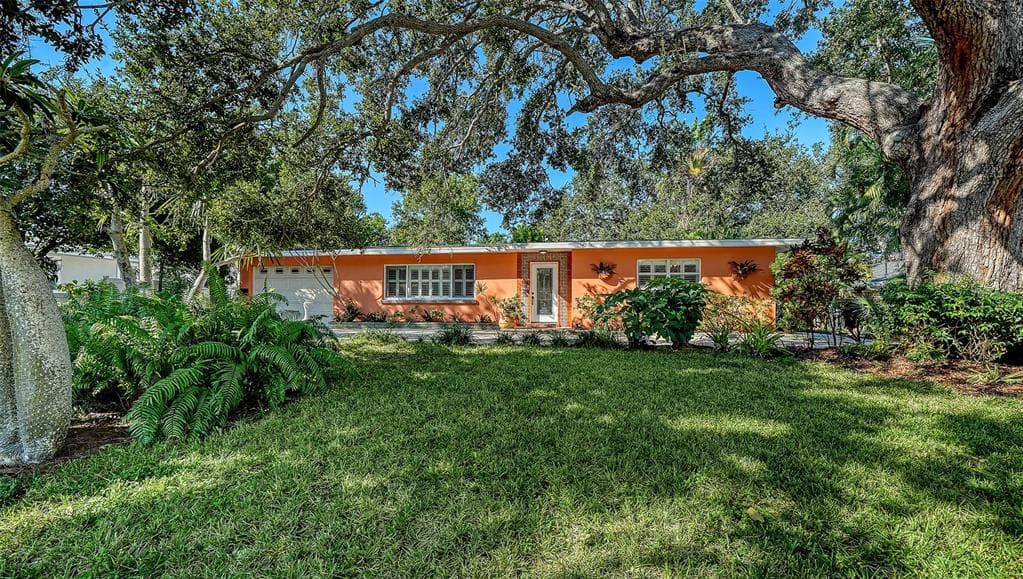 304 21ST STREET W - Interior/Exterior Photo 3 - BRADENTON, FL