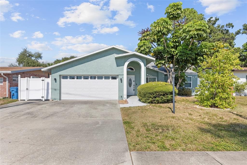 6527 40TH AVENUE N - 3bd/2ba - $500,000 - ST PETERSBURG, FL