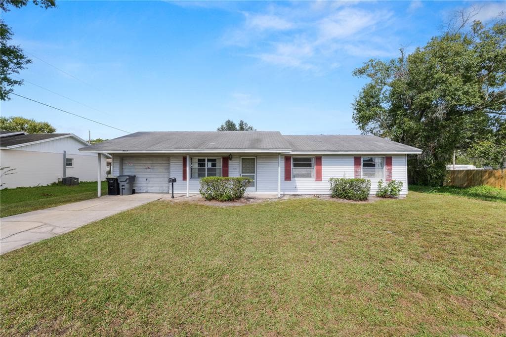 2912 WOODCREST LANE - 3bd/2ba - $199,900 - LAKELAND, FL