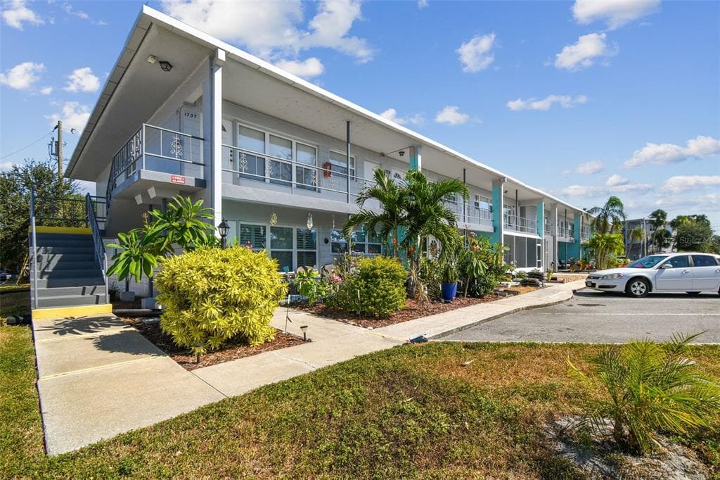 5861 42ND TERRACE N UNIT 1712 - Interior/Exterior Photo 2 - KENNETH CITY, FL