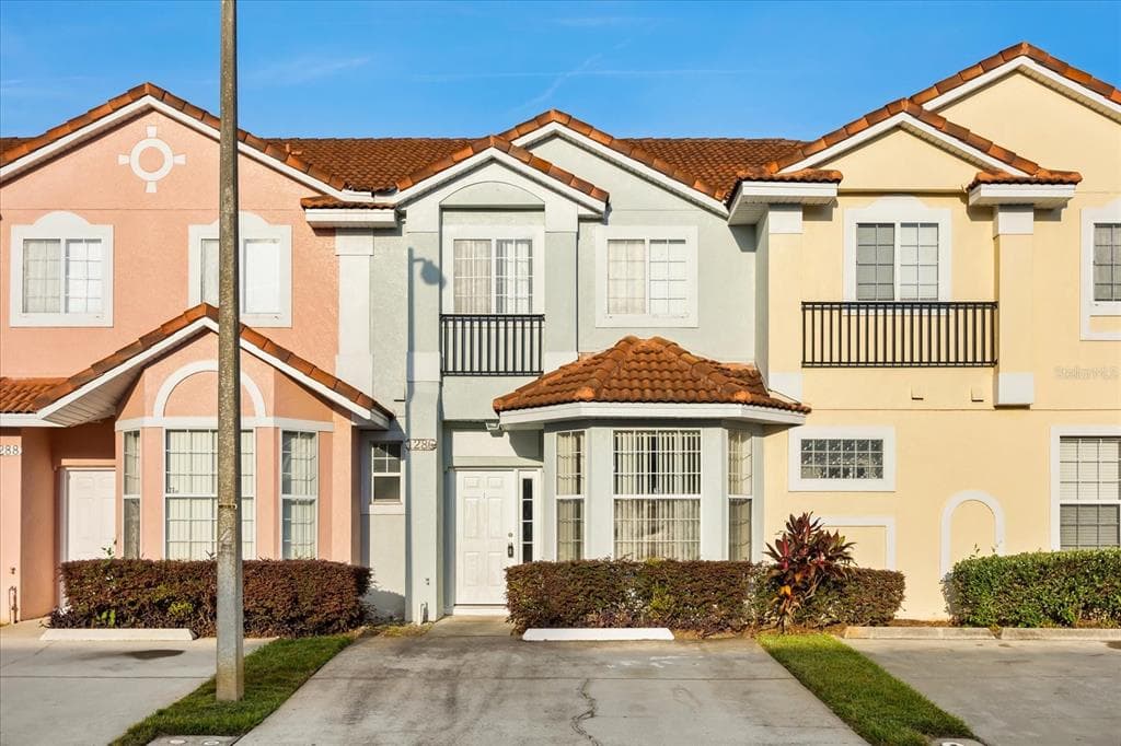 1286 S BEACH CIRCLE UNIT 1286 - 3bd/3ba - $259,000 - KISSIMMEE, FL