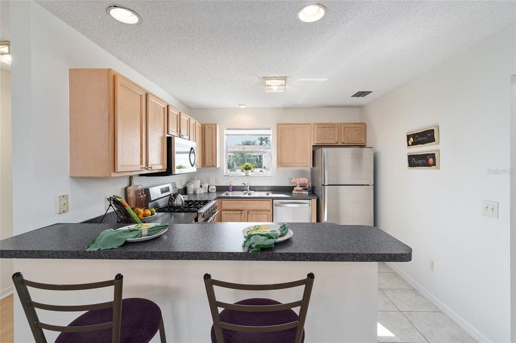 8065 SE 175TH COLUMBIA PLACE - Interior/Exterior Photo 5 - THE VILLAGES, FL