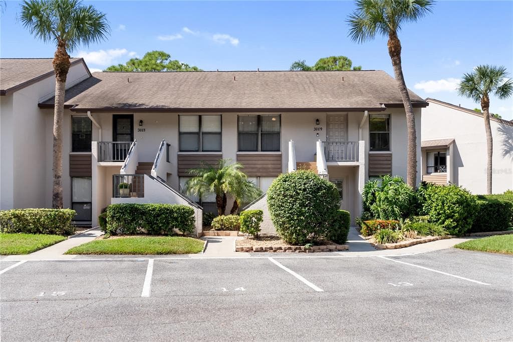 3009 TAYWOOD MEADOWS UNIT 14 - 2bd/2ba - $299,000 - SARASOTA, FL