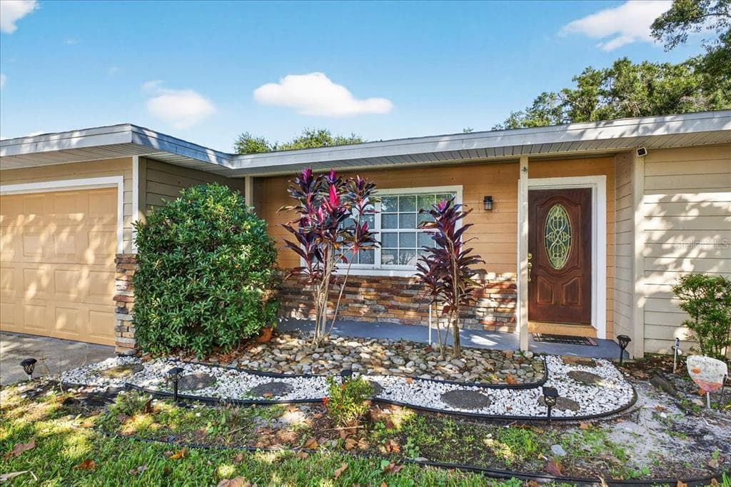 1501 N COMBEE ROAD - 3bd/2ba - $350,000 - LAKELAND, FL