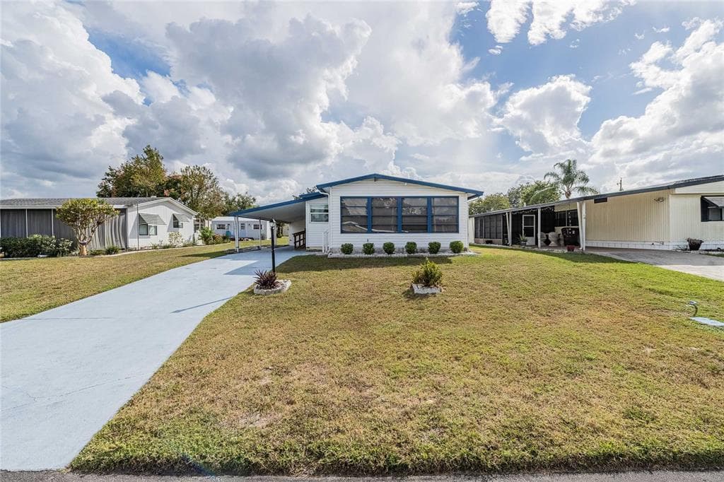 317 MONROE DRIVE - 2bd/2ba - $165,000 - LAKELAND, FL