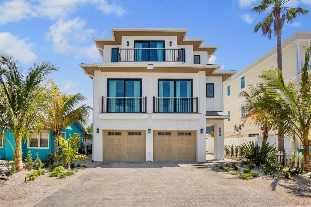 2105 AVENUE C - 7bd/7ba - $3,890,000 - BRADENTON BEACH, FL